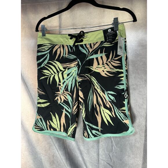 NWT Volcom Bleeding Leaf Mod Tech Black 4 Way Stretch Size 28 - Picture 1 of 3